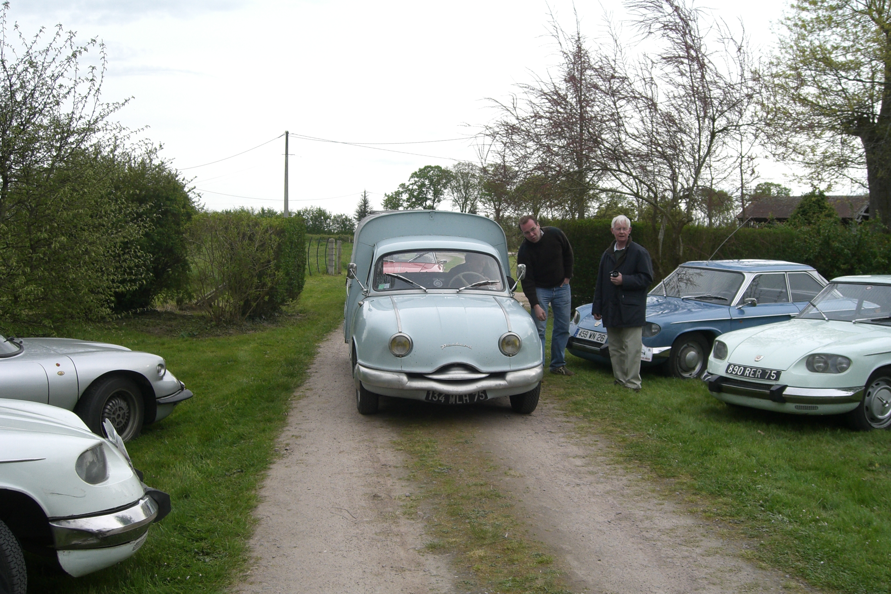 Les Panhard en Panhard 2008 : la naissance du Rallye Familial